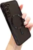 A hand holding a black phone case with a magnetic ring. Náhled obrázku produktu