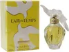 Eleganter Glasflakon mit geschwungenem Design und mattem Deckel in Form zweier Tauben, daneben gelbe Verpackung mit Taubenmotiv und Aufschrift „L’Air du Temps – Nina Ricci“. Voir les images du produit