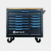 A black tool chest with blue accents and a wooden top, shown on wheels against a light gray background. Voir les images du produit
