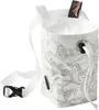 Weißer Chalkbag mit grafischem Design; Teil des 4er Sets von Austri Alpin; geeignet für Kletterer. Produktbild-Vorschau