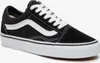 A studio shot of a black Vans Old Skool sneaker with white accents. Voir les images du produit