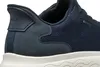 A close-up view of the heel and side of a navy blue Geox sneaker. Voir les images du produit