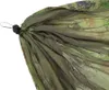 Close-up view of the end of a hammock with a carabiner and rope attachment. Produktbild-Vorschau