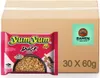 A cardboard box with a single packet of instant noodles in front of it. Produktbild-Vorschau