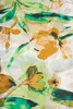 styleBREAKER Damen Schal mit buntem Blumen Muster im Produktbild-Vorschau 2