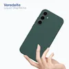 A hand holding a green phone case. Produktbild-Vorschau