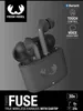 A product shot of wireless earbuds and their charging case, with marketing text and icons. Anteprima dell’immagine prodotto