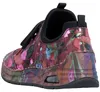 Das Bild zeigt einen flachen Schuh der mehrfarbig gestaltet ist und verschiedene Materialien kombiniert. Zu sehen ist die Seitenansicht des Schuhs. Náhled obrázku produktu