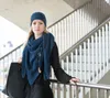 Knit Factory Coco Dreiecksschal - Jeans - 190x85 cm Produktbild-Vorschau 2