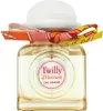 A close-up studio shot of a perfume bottle. Anteprima dell’immagine prodotto