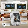 A pulse oximeter is shown with various callouts and diagrams explaining its interface and features. Produktbild-Vorschau