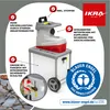 A garden shredder with various features highlighted by text overlays and icons. Produktbild-Vorschau