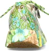 Close-up view of the back of a floral-patterned sneaker. Produktbild-Vorschau