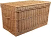 A wicker chest with a lid and handles, presented against a white background. Voir les images du produit