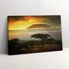 Mount Kilimanjaro und Wolkenlinie bei Sonnenuntergang – Produktbild-Vorschau 1