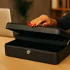 Westcott Geldkassette abschließbar (groß, 30cm) Schwarz | Produktbild-Vorschau 3