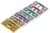A collection of Monopoly money bills of different denominations, fanned out. Produktbild-Vorschau