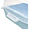 A close-up view of a blue plastic food container with a clear lid. Anteprima dell’immagine prodotto
