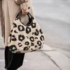Reisenthel loopbag hobo, Frau, Hobo-Tasche, Produktbild-Vorschau 4