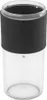 A transparent container with a black textured grip and a clear lid. Voir les images du produit