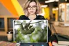 MuchoWow® Laptop Aufkleber Sticker Cover Ein Faultier hängt Produktbild-Vorschau 5