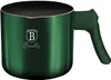 A green milk jug with a logo and text on it, set against a white background. Anteprima dell’immagine prodotto