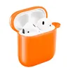 étui imoshion Neon pour les Apple AirPods 1 / 2 - Orange Voir les images du produit 1