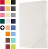 A white fitted sheet is shown on a white background, with a swatch of colors to the left. Produktbild-Vorschau