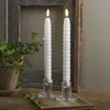 LED Stabkerzen ,Flamme Swirl' aus Echtwachs, 2er-Set, weiß Produktbild-Vorschau 3