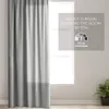 A gray velvet curtain is shown hanging in front of a window, with a graphic overlay indicating its room-darkening capabilities. Produktbild-Vorschau
