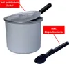 An ice cream maker with a lid and an ice cream scoop, with text overlays indicating included accessories. Produktbild-Vorschau