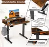 A desk with a computer setup and various features highlighted with text overlays. Produktbild-Vorschau
