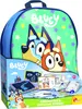 A Bluey themed coloring and drawing school set with a backpack, displayed in its packaging. Produktbild-Vorschau