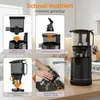A collage of images showing the assembly and cleaning of a black slow juicer, with a final shot of the assembled juicer on a kitchen counter. Produktbild-Vorschau