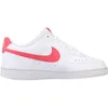 A side view of a white Nike Court Vision Lo NN sneaker with a coral Nike swoosh and heel tab. Produktbild-Vorschau