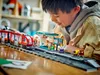 LEGO® City 60423 Tramvaj so zastávkou Náhľad obrázku produktu 38