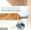 Close-up of a wooden shelf being mounted to a wall, with text overlays explaining the mounting process. Produktbild-Vorschau