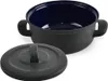 A black enamel pot with a blue interior and its lid are shown on a white background. Podgląd zdjęcia produktu