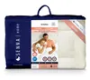 A packaged duvet with a couple on the front. Voir les images du produit