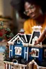 LEGO ICONS 11370 Stranger Things : La maison Creel Voir les images du produit 16