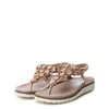 A pair of women's sandals on a white background. Produktbild-Vorschau