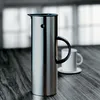 Stelton EM 77 Isolierkanne 1l steel Produktbild-Vorschau 16