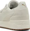 Close-up view of the heel and side of a cream-colored sneaker. Produktbild-Vorschau
