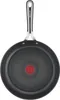 A top-down view of the bottom of a frying pan. Produktbild-Vorschau