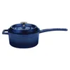 A blue cast iron pot with a gold handle on a white background. Anteprima dell’immagine prodotto