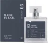 A product shot of a perfume bottle and its packaging. Podgląd zdjęcia produktu
