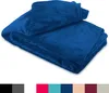 A folded blue fleece blanket is shown against a white background. Produktbild-Vorschau