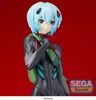 A close-up of an anime figurine against a red background. Podgląd zdjęcia produktu