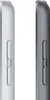 Close-up side view of two iPads, one silver and one space gray, showing their volume buttons. Voir les images du produit