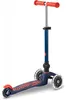 Micro Kinderroller Mini Micro Deluxe, plegable, con luces Vista previa de la imagen del producto 6